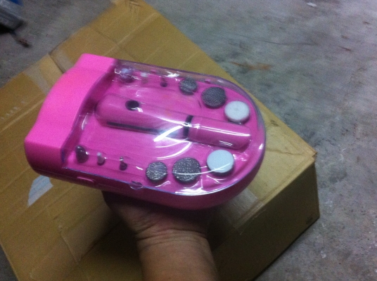 ขุดเครื่องมือแต่งเล็บไร้สายพร้อมหัวเปลี่ยนแบบต่างๆ ใข้ถ่านก้อนเล็กแค่สองก้อน