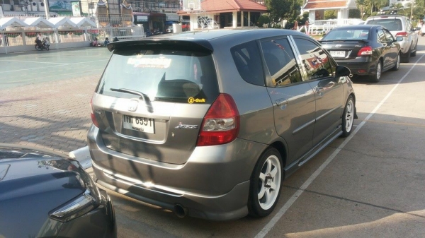 ขาย หรือ แลก กระบะ HONDA JAZZ 2004 ขาย หรือ แลก กระบะ HONDA JAZZ 2004