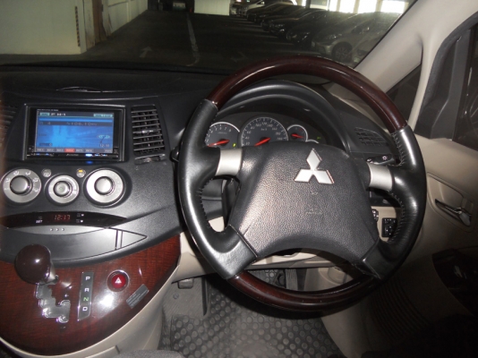 ขายรถมิตซู space wagonปี 2010  วิ่งน้อย เช็คศูนย์ตลอด ราคา 600,000 ต่อรองได้