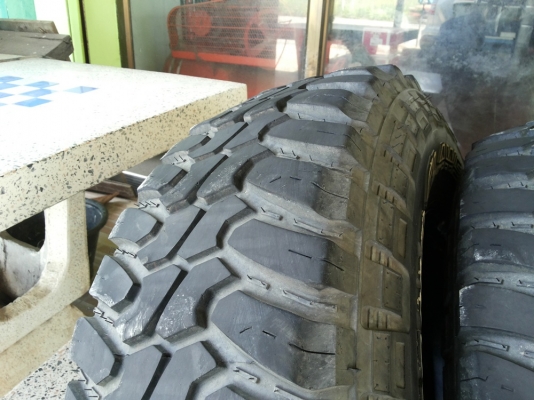 ล้อพร้อมยาง deestone mud clawer 265/75 ขอบ 16 ปี 2012