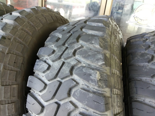 ล้อพร้อมยาง deestone mud clawer 265/75 ขอบ 16 ปี 2012