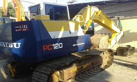 ขายรถแม็คโค KOMATSU PC 120-5 คอนโทรนสั้น