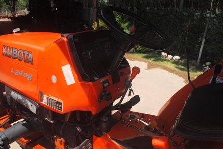 ขายรถไถ Kubota L 3408 (4WD) พร้อมมีดดันหน้า และผานพรวน สีเดิม รถพร้อมใช้งานครับ ขายรถไถ Kubota L 3408 (4WD) พร้อมมีดดันหน้า และผานพรวน สีเดิม รถพร้อมใช้งานครับ
