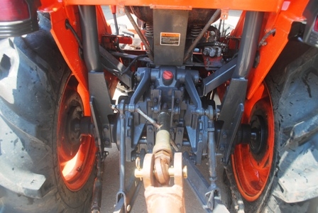 ขายรถไถ Kubota L 3408 (4WD) พร้อมมีดดันหน้า และผานพรวน สีเดิม รถพร้อมใช้งานครับ