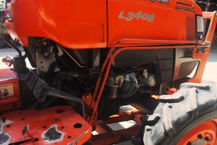 ขายรถไถ Kubota L 3408 (4WD) พร้อมมีดดันหน้า และผานพรวน สีเดิม รถพร้อมใช้งานครับ
