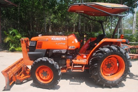 ขายรถไถ Kubota L 3408 (4WD) พร้อมมีดดันหน้า และผานพรวน สีเดิม รถพร้อมใช้งานครับ ขายรถไถ Kubota L 3408 (4WD) พร้อมมีดดันหน้า และผานพรวน สีเดิม รถพร้อมใช้งานครับ