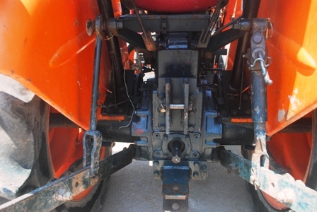 ขายรถไถ Kubota L 2600 พร้อมมีดดันหน้า รถพร้อมใช้งานครับ