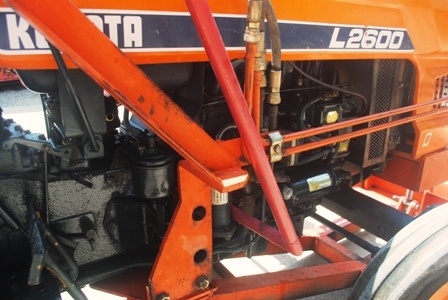 ขายรถไถ Kubota L 2600 พร้อมมีดดันหน้า รถพร้อมใช้งานครับ