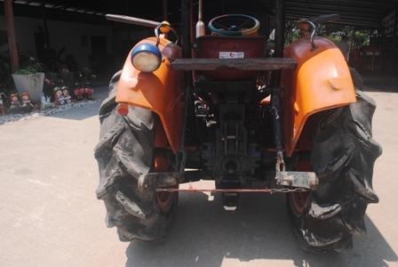 ขายรถไถ Kubota L 2600 พร้อมมีดดันหน้า รถพร้อมใช้งานครับ