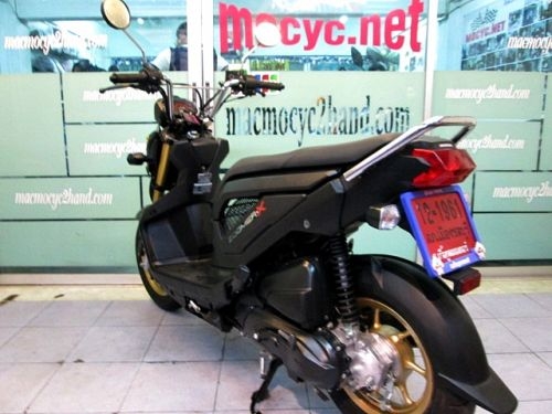 ZOOMER ตัวท็อป combibrake สีดำด้าน แมกซ์สีทอง มาพร้อมชุดแต่งพองาม เครื่องเดิมๆ รถเดือน ต.ค. ปี57 ไมล์พันโล 39900