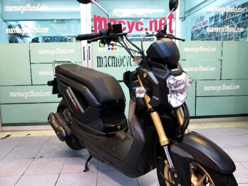 ZOOMER ตัวท็อป combibrake สีดำด้าน แมกซ์สีทอง มาพร้อมชุดแต่งพองาม เครื่องเดิมๆ รถเดือน ต.ค. ปี57 ไมล์พันโล 39900