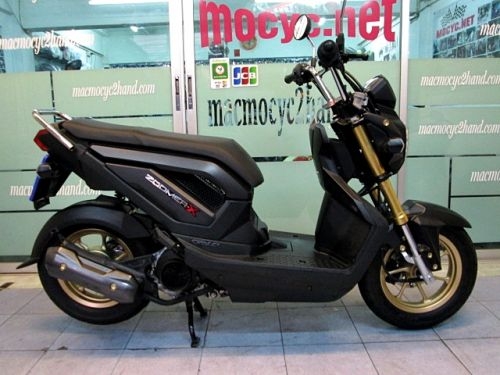 ZOOMER ตัวท็อป combibrake สีดำด้าน แมกซ์สีทอง มาพร้อมชุดแต่งพองาม เครื่องเดิมๆ รถเดือน ต.ค. ปี57 ไมล์พันโล 39900