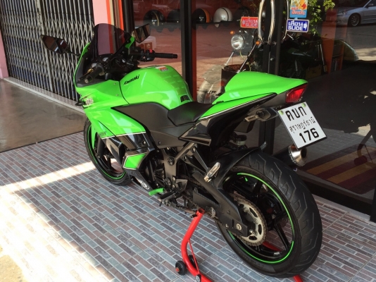 ธารนนทบุรี//ขาย KAWASAKI NINJA 250 ปี 2011 สวยๆของแต่งเต็ม ระบบเครื่อง ระบบไฟสมบูรณ์ทุกจุด ทะเบียนแท้พร้อมโอน ราคา 74,900 บาท