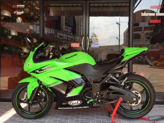 ธารนนทบุรี//ขาย KAWASAKI NINJA 250 ปี 2011 สวยๆของแต่งเต็ม ระบบเครื่อง ระบบไฟสมบูรณ์ทุกจุด ทะเบียนแท้พร้อมโอน ราคา 74,900 บาท