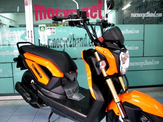 ZOOMER สีส้ม  รถเดือน มีนาคม ปี 2557   ไมล์ 2173 โล สภาพสวยมาก  รถปีใหม่ ไมล์น้อย ไร้ริ้วรอยกวนใจ ของแถม 2 รายการ  38900