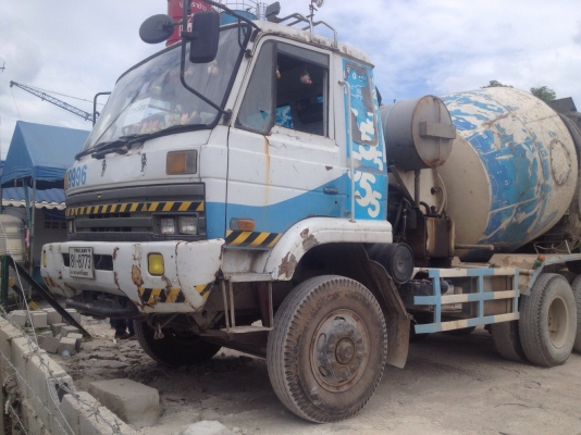 ขายรถโม่ปูนสิบล้อ นิสันUD. CW 430 H. 230 แรง