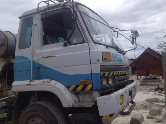 ขายรถโม่ปูนสิบล้อ นิสันUD. CW 430 H. 230 แรง