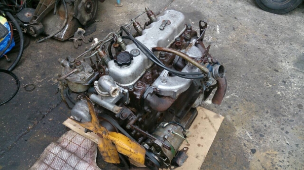 ขายเครื่องยนต์ดีเซล isuzu c240