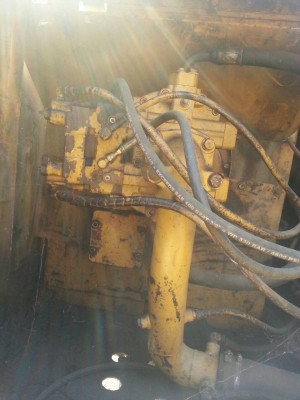 ขายด่วน อะใหล่CAT 320 V2 ขายเป็นอะใหล่นะครับ ตัดหลังสงกรานต์ 16/4/58