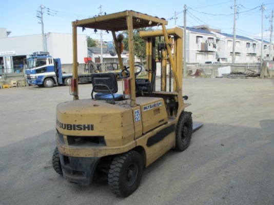 ขายรถโฟล์คลิฟท์มือสอง MITSUBISHI รุ่น FG20-F17 ยก 2 ตัน ราคา 125,000 บาท นำเข้าจากประเทศญี่ปุ่น 100\% ไม่เคยใช้งานในประเทศไทย