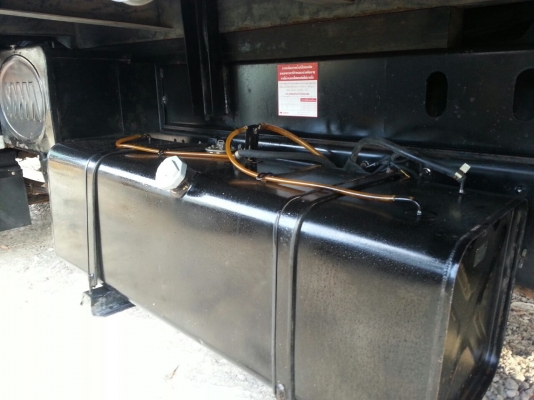 รถอีซูซุ 6 ล้อดั้ม FRR  210 แรงม้า. ปี 54  ( รถวิ่ง 6x,xxx กม. )     สนใจติดต่อ  081 - 6079515