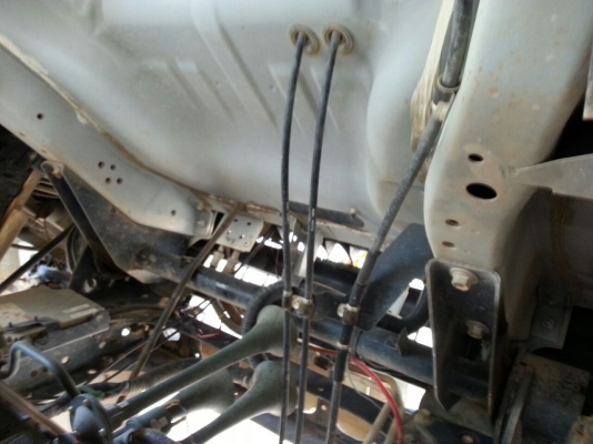 รถอีซูซุ 6 ล้อดั้ม FRR  210 แรงม้า. ปี 54  ( รถวิ่ง 6x,xxx กม. )     สนใจติดต่อ  081 - 6079515