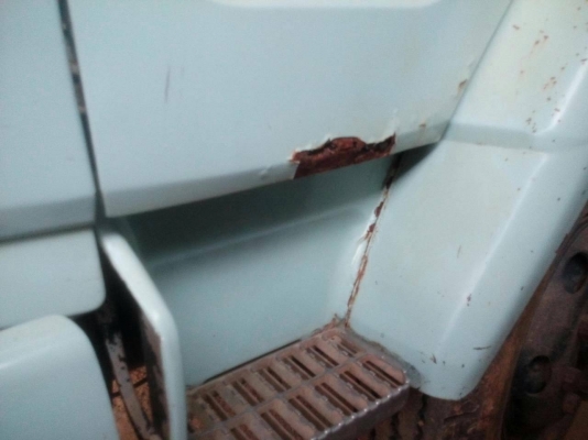 รถอีซูซุ 6 ล้อดั้ม FRR  210 แรงม้า. ปี 54  ( รถวิ่ง 6x,xxx กม. )     สนใจติดต่อ  081 - 6079515