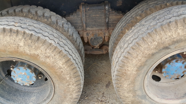 ขายรถพ่วง 18 ล้อ 2 เพลา กระบะเหล็ก อู่.สามมิตรล๊อนเฉียง ISUZU 270 ปี.46  รถใช้งาน ราคา.1650000 ต่อรอง