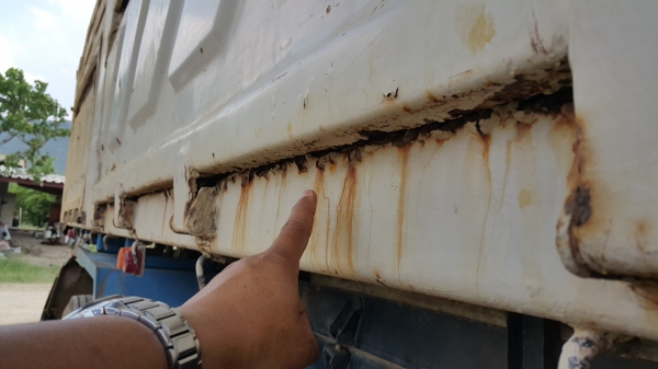 ขายรถพ่วง 18 ล้อ 2 เพลา กระบะเหล็ก อู่.สามมิตรล๊อนเฉียง ISUZU 270 ปี.46  รถใช้งาน ราคา.1650000 ต่อรอง