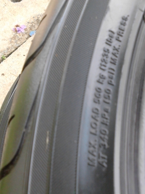 205/45R17 YOKOHAMA S-drive   มี 2 เส้น   TEL.081-427-3941