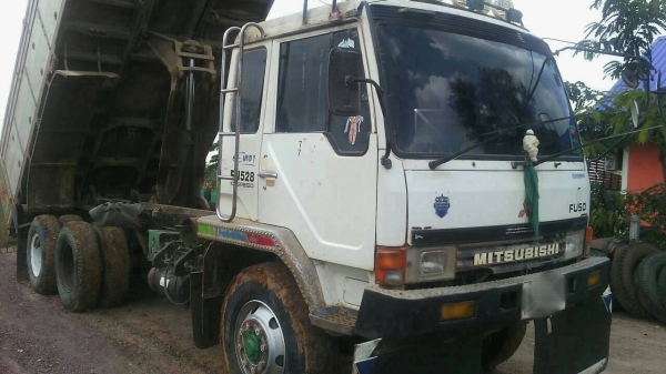 ขายรถ 10 ล้อ 2 เพลา กระบะเนียมดั้ม MITSUBISHI MMT FN528 เครื่อง.220 แรง 10 SPEED ปี.42 ราคา.950000 สนใจโทรเลย ขายรถ 10 ล้อ 2 เพลา กระบะเนียมดั้ม MITSUBISHI MMT FN528 เครื่อง.220 แรง 10 SPEED ปี.42 ราคา.950000 สนใจโทรเลย