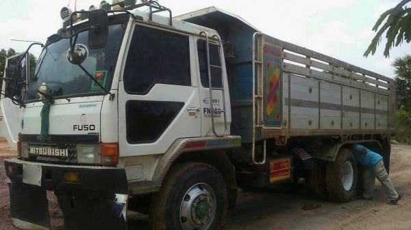 ขายรถ 10 ล้อ 2 เพลา กระบะเนียมดั้ม MITSUBISHI MMT FN528 เครื่อง.220 แรง 10 SPEED ปี.42 ราคา.950000 สนใจโทรเลย ขายรถ 10 ล้อ 2 เพลา กระบะเนียมดั้ม MITSUBISHI MMT FN528 เครื่อง.220 แรง 10 SPEED ปี.42 ราคา.950000 สนใจโทรเลย