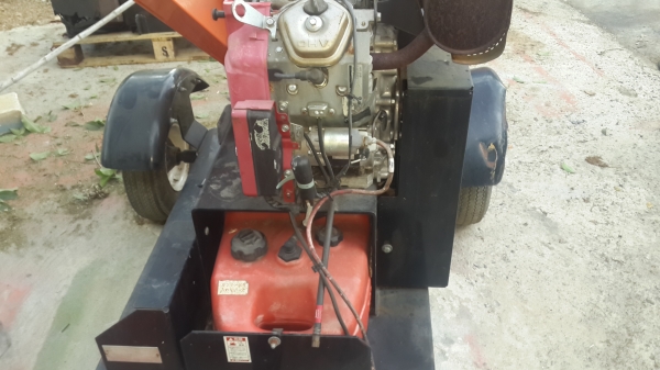 เครื่องย่อยกิ่งไม้ ใหญ่ๆๆๆ เครื่องย่อยกิ่งไม้ ใหญ่ๆๆๆ