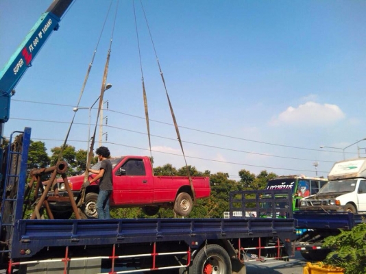 ขายคู่ครับ  อีชุชุ  TFR90ปี36  สีขาว    TFR87 ปี34 สีแดง  รถประมูลครับ  เอกสารต้องรอ30วัน  ราคา185000ต่อรองนิดหน่อย