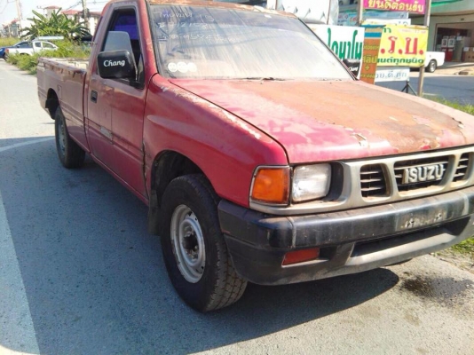 ขายคู่ครับ  อีชุชุ  TFR90ปี36  สีขาว    TFR87 ปี34 สีแดง  รถประมูลครับ  เอกสารต้องรอ30วัน  ราคา185000ต่อรองนิดหน่อย