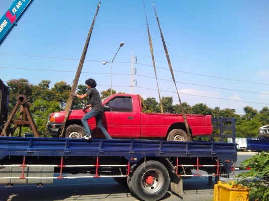 ขายคู่ครับ  อีชุชุ  TFR90ปี36  สีขาว    TFR87 ปี34 สีแดง  รถประมูลครับ  เอกสารต้องรอ30วัน  ราคา185000ต่อรองนิดหน่อย