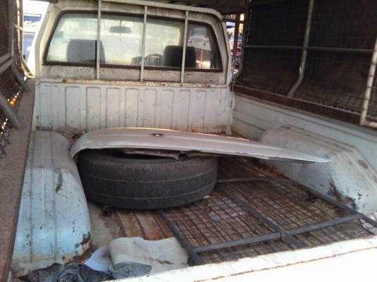 ขายคู่ครับ  อีชุชุ  TFR90ปี36  สีขาว    TFR87 ปี34 สีแดง  รถประมูลครับ  เอกสารต้องรอ30วัน  ราคา185000ต่อรองนิดหน่อย