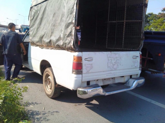 ขายคู่ครับ  อีชุชุ  TFR90ปี36  สีขาว    TFR87 ปี34 สีแดง  รถประมูลครับ  เอกสารต้องรอ30วัน  ราคา185000ต่อรองนิดหน่อย