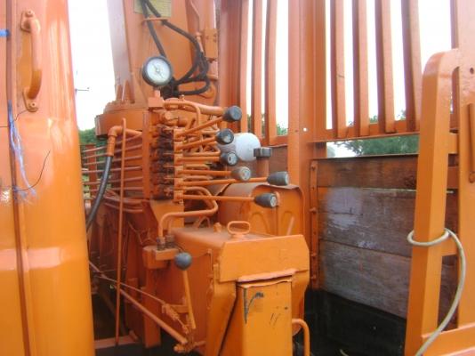 เครื่อง DA 120  เครน 3.5 ตัน ลงเล่ม ทะเบียนเต็ม ตามภาพ ราคา  360,000บาท