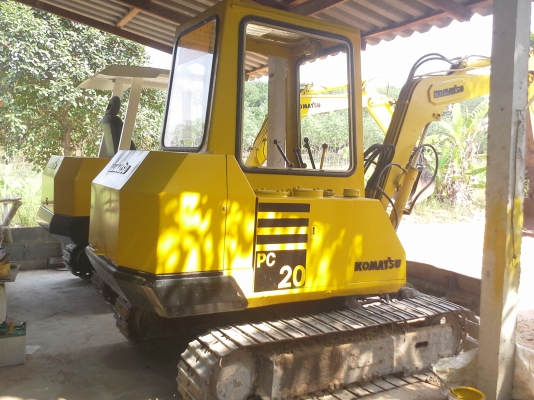 แมคโครเล็กkomatsu pc20-3
