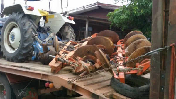 ขาย (19,500)บาท ผาน3x24. ตราช้าง ผานบุกเบิก ใช้กับรถไถ60แรงขึ้นไป ขาย (19,500)บาท ผาน3x24. ตราช้าง ผานบุกเบิก ใช้กับรถไถ60แรงขึ้นไป