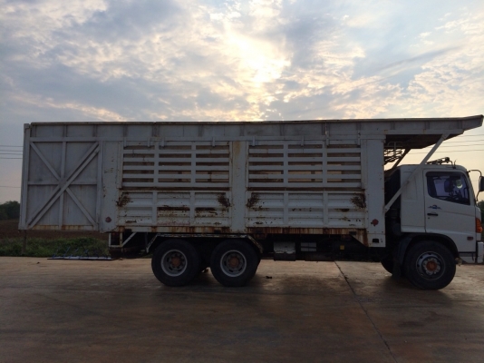 ขายกะบะไม่ดั้มยาว6.20เมตร พร้อมคอกใส่อ้อย ราคาถูก