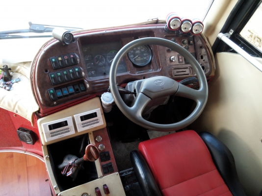 ขายรถบัส 10 ล้อ 2 ชั้นแอร์ HINO เครื่อง F17D 8 สูบ 520 แรงม้า 2 ชั้นปี 2554 ราคา 2300000