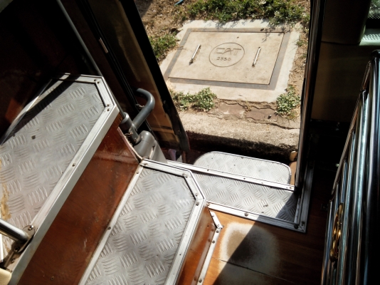 ขายรถบัส 10 ล้อ 2 ชั้นแอร์ HINO เครื่อง F17D 8 สูบ 520 แรงม้า 2 ชั้นปี 2554 ราคา 2300000