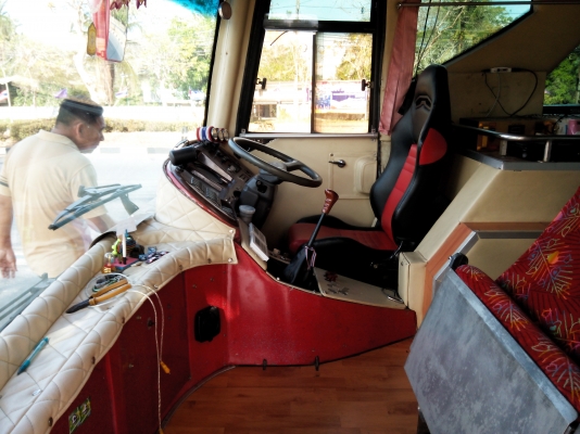 ขายรถบัส 10 ล้อ 2 ชั้นแอร์ HINO เครื่อง F17D 8 สูบ 520 แรงม้า 2 ชั้นปี 2554 ราคา 2300000