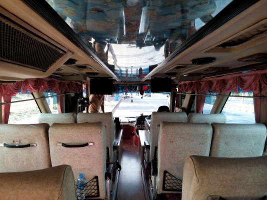 ขายรถบัส 10 ล้อ 2 ชั้นแอร์ HINO เครื่อง F17D 8 สูบ 520 แรงม้า 2 ชั้นปี 2554 ราคา 2300000