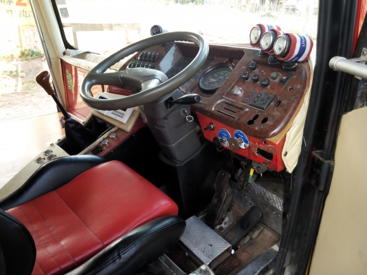 ขายรถบัส 10 ล้อ 2 ชั้นแอร์ HINO เครื่อง F17D 8 สูบ 520 แรงม้า 2 ชั้นปี 2554 ราคา 2300000