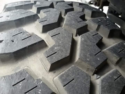 ยาง MAXXIS BIGHORN 762  ปี 11 = 4เส้น  285 / 75 /16 เทียบเท่า ยาง33 + แม็ก PRADO 4วง