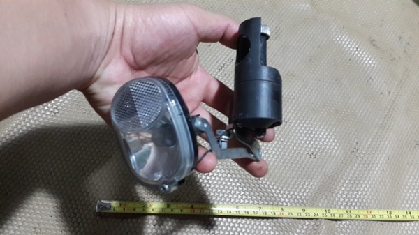 ไดนาโม...ปั่นไฟ+โคม