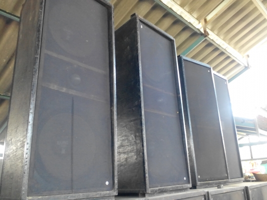 ตู้ลำโพง ใช้ออกงานอยู่